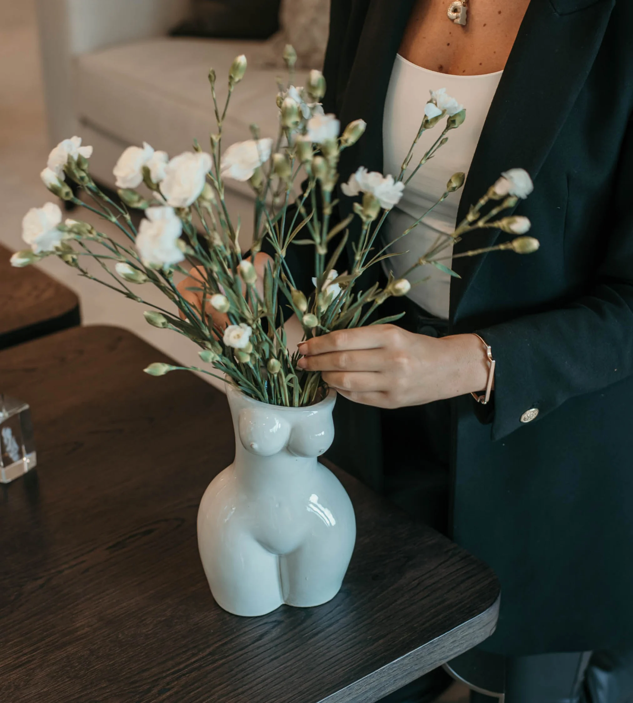 White Ceramic Volumptuous Body Vase - Image 4